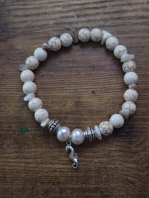 Sun-Kissed Seahorse Pearl & Gold-Matrix Bracelet